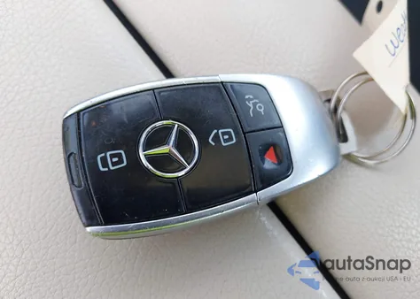 2017 Mercedes-Benz E 300 4Matic z USA, uszkodzony, nr VIN WDDZF4KB6HA121543